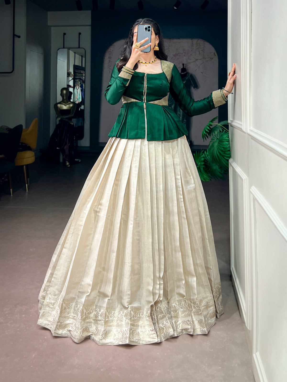 The beauty of simplicity, the elegance of Set Mundu
