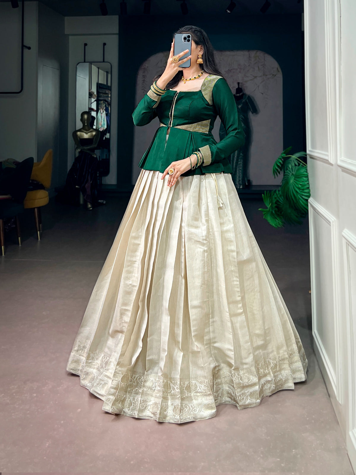 The beauty of simplicity, the elegance of Set Mundu